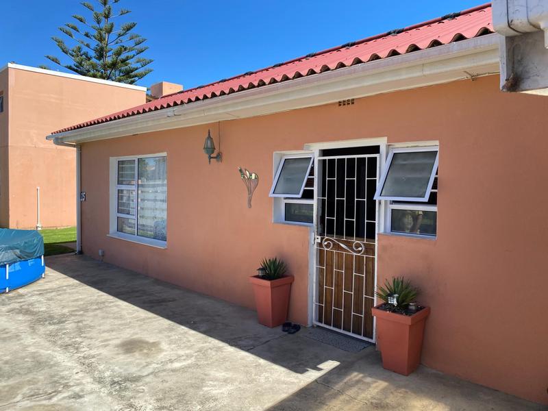 5 Bedroom Property for Sale in Sandbaai Western Cape